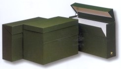 Caja de transferencia de cartón forrado en Geltex verde Fº con lomo de 110 mm Mariola